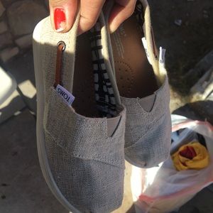 Toms shoes